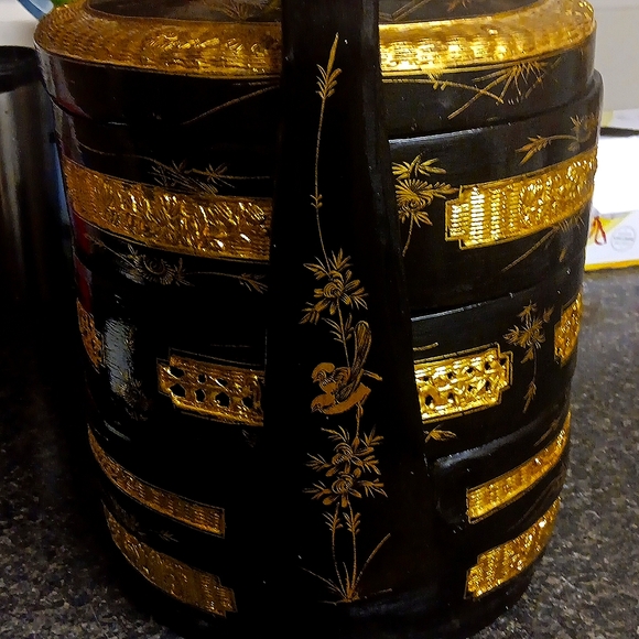 Vintage Japanese Jukabu Black and Gold Lacquered Stackable Banquet Bento Box - Picture 5 of 8
